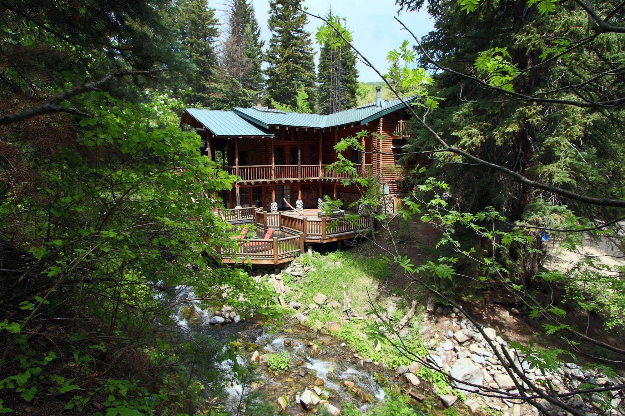 Log Cabin On The Stream Sundance Zewnętrze zdjęcie